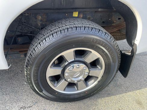 Used 2011 Ford F250 Lariat w/ Lariat Interior Pkg image 7