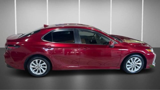 Used 2021 Toyota Camry LE FWD image 3