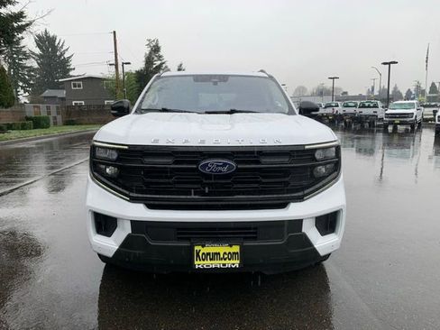 Certified 2025 Ford Expedition Active AWD/4WD image 13