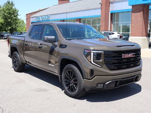 Used 2024 GMC Sierra 1500 Elevation AWD/4WD image 4