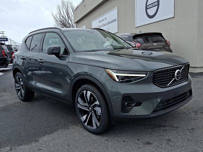 New 2026 Volvo XC40 B5 Plus w/ Climate Package