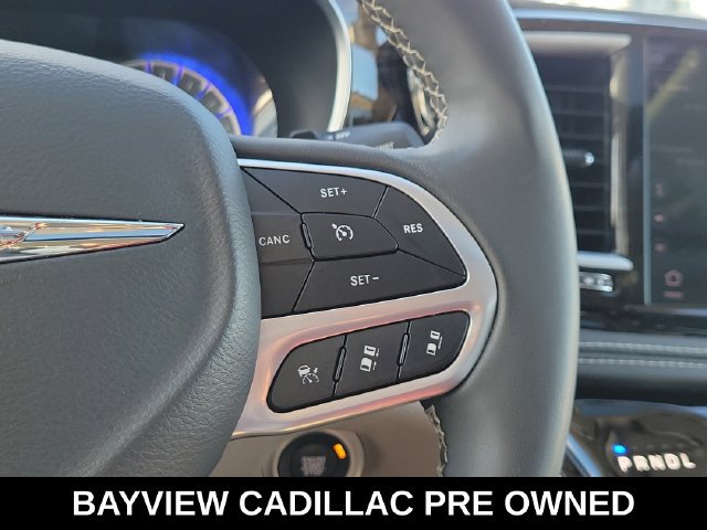 Used 2023 Chrysler Pacifica Limited FWD image 30