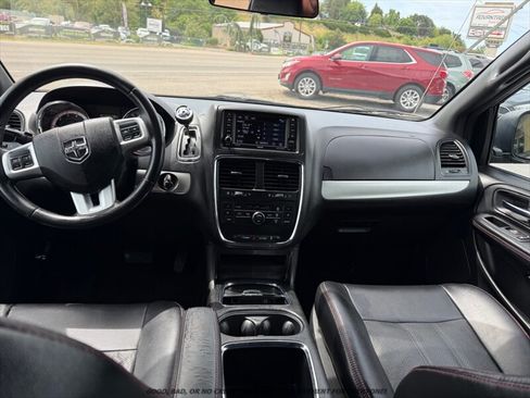 Used 2015 Dodge Grand Caravan R/T FWD image 9