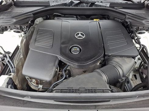 Used 2023 Mercedes-Benz GLC 300 4MATIC image 29