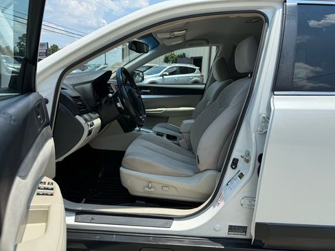 Used 2013 Subaru Outback 2.5i Premium w/ Popular Pkg 1A image 9