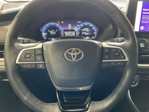 Used 2024 Toyota Grand Highlander Platinum image 11