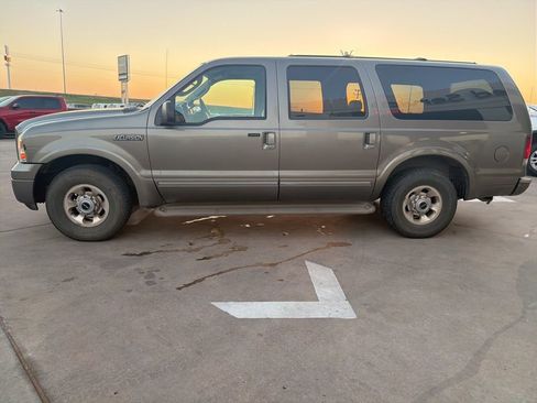 Used 2005 Ford Excursion Limited image 6