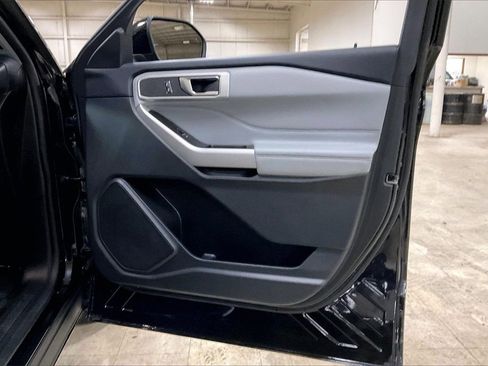 Certified 2022 Ford Explorer XLT w/ Equipment Group 202A image 22