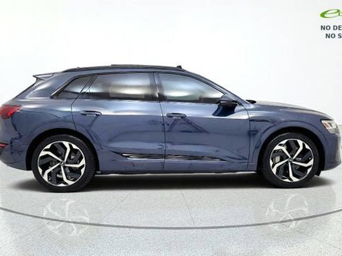 Used 2024 Audi Q8 e-tron Premium Plus w/ Premium Plus Package AWD/4WD image 10