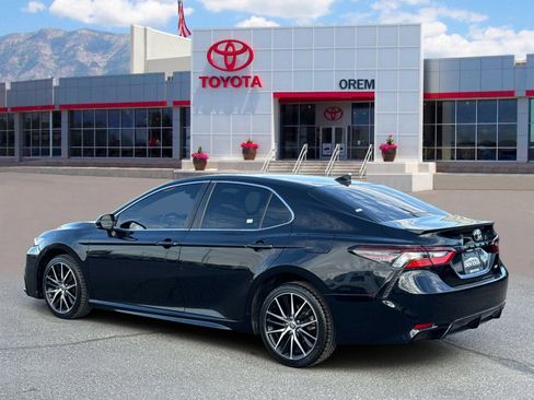 Used 2021 Toyota Camry SE FWD image 5