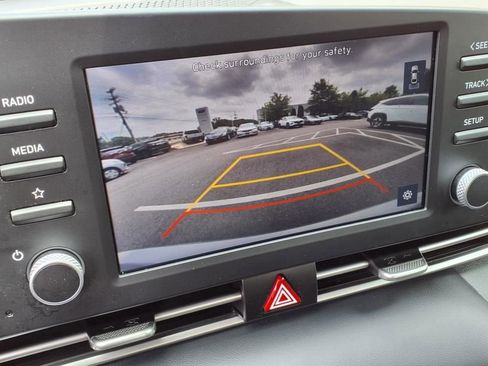 Used 2023 Hyundai Elantra SEL image 19