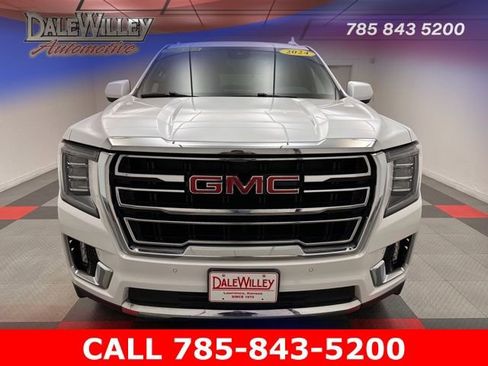 Used 2024 GMC Yukon SLT image 3