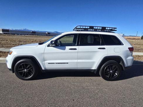 Used 2022 Jeep Grand Cherokee Limited image 2