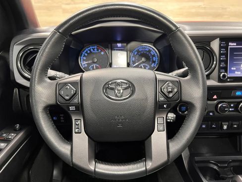 Used 2022 Toyota Tacoma TRD Off-Road w/ Technology Package image 9