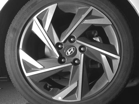 Used 2025 Hyundai Elantra SEL image 13