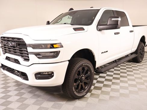 Used 2025 RAM 2500 Big Horn AWD/4WD image 10