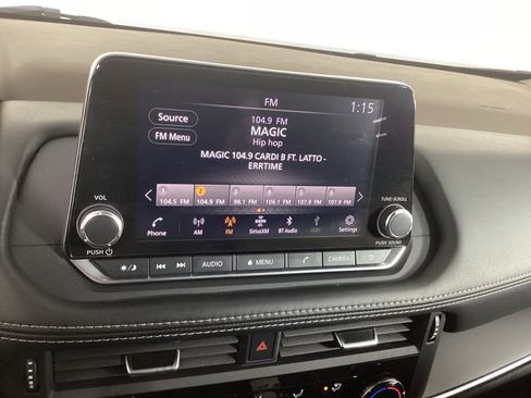 Used 2022 Nissan Rogue S image 27