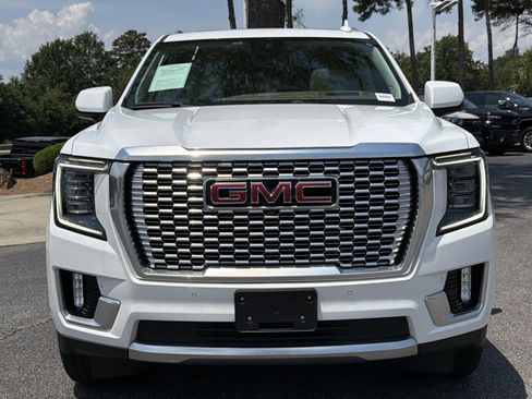 Used 2024 GMC Yukon Denali w/ Advanced Technology Package AWD/4WD image 6
