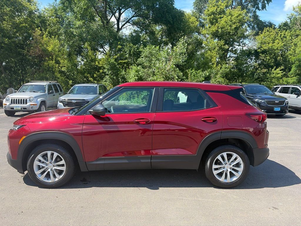 Used 2023 Chevrolet TrailBlazer LS FWD image 4