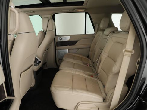 Used 2021 Lincoln Navigator Reserve AWD/4WD image 19