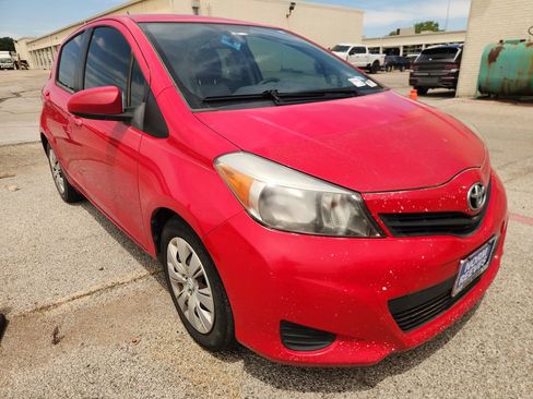 Used 2013 Toyota Yaris LE FWD image 2