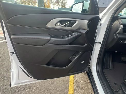 Used 2019 Chevrolet Traverse LT w/ LT Premium Package image 21