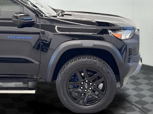 Certified 2024 Chevrolet Colorado Trail Boss w/ Technology Package AWD/4WD image 6