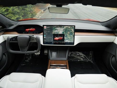 Used 2021 Tesla Model S Plaid image 18