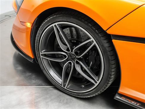 Used 2017 McLaren 570S image 15