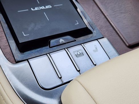 Certified 2020 Lexus LS 500 w/ Accessory Package (Z2) RWD image 15
