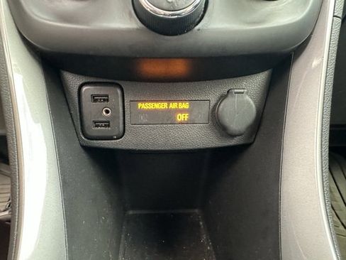 Used 2020 Chevrolet Trax LT w/ LT Convenience Package image 21