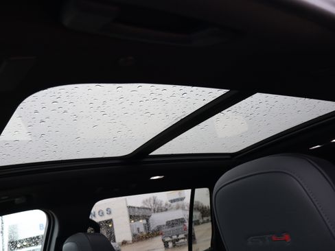 Used 2024 GMC Acadia AT4 w/ Luxury Package image 26