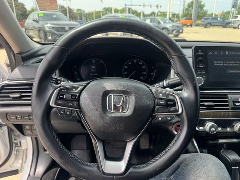 Used 2018 Honda Accord Touring image 14