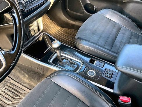 Used 2019 Mitsubishi Outlander SE image 12