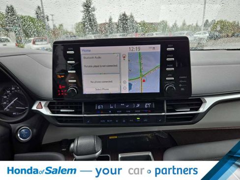 Used 2021 Toyota Sienna XLE w/ XLE Plus Package image 14