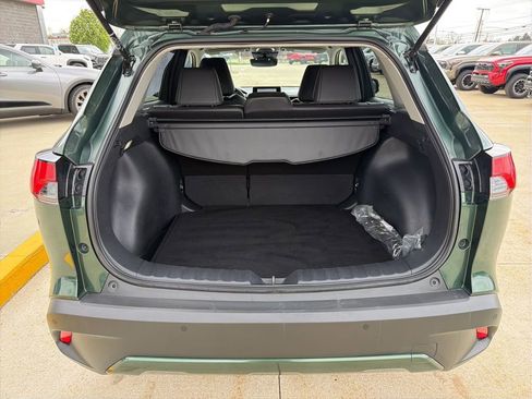 Used 2025 Toyota Corolla Cross XLE image 25