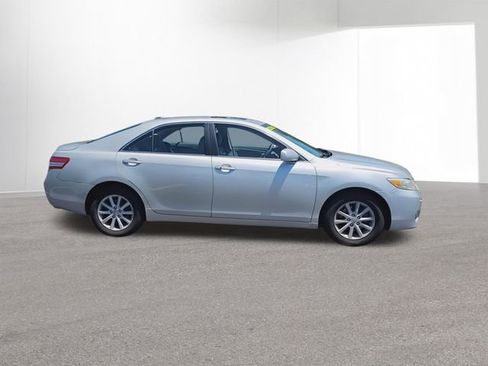 Used 2011 Toyota Camry XLE w/ XLE Extra-Value Pkg #2 FWD image 11