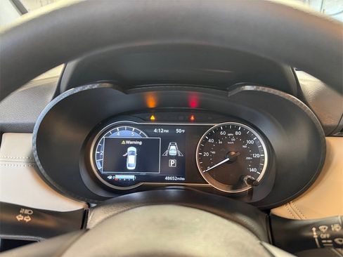 Used 2020 Nissan Versa SV image 16