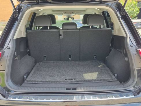 Used 2022 Volkswagen Tiguan SE w/ Panoramic Sunroof Package AWD/4WD image 6