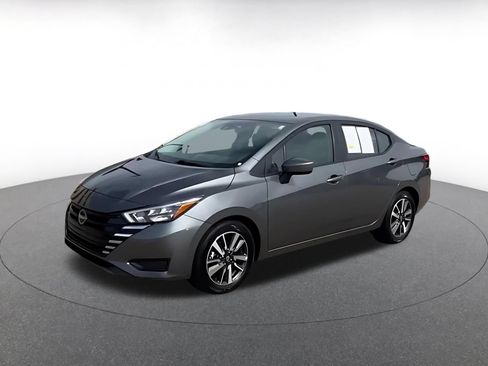 Used 2025 Nissan Versa SV FWD image 7