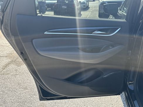 Used 2024 Buick Enclave Premium image 22
