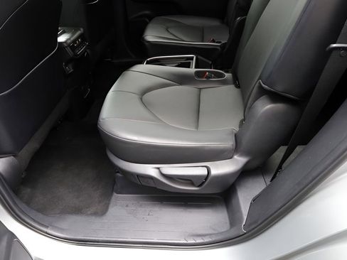 Certified 2025 Toyota Grand Highlander AWD image 21