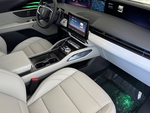 New 2026 Lincoln Nautilus Premier AWD/4WD image 12