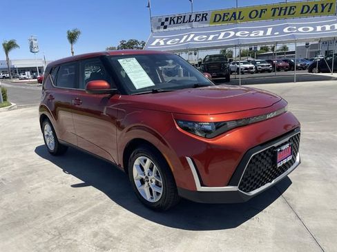 Used 2024 Kia Soul LX w/ Option Group 015 FWD image 2