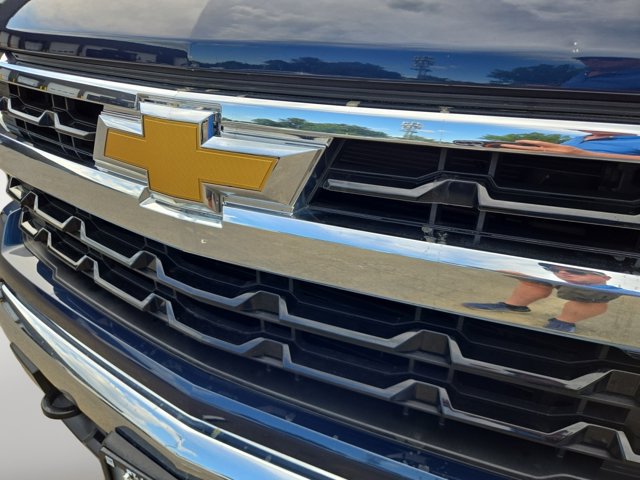 Used 2023 Chevrolet Silverado 1500 LT AWD/4WD image 10