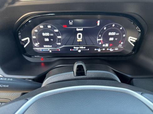 Used 2024 GMC Yukon Denali w/ Advanced Technology Package image 21