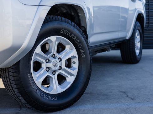 Used 2018 Toyota 4Runner SR5 image 12