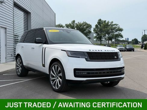 Used 2025 Land Rover Range Rover SE AWD/4WD image 4