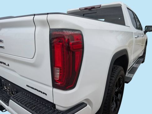 Used 2024 GMC Sierra 1500 Denali w/ Technology Package AWD/4WD image 8