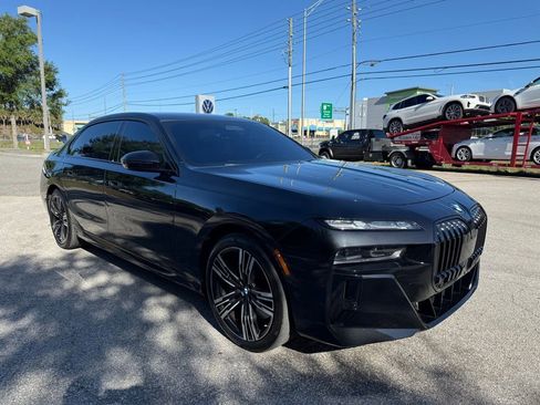 Used 2023 BMW 760i xDrive w/ Executive Package image 3